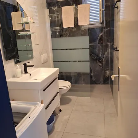 Apartment G&p *
